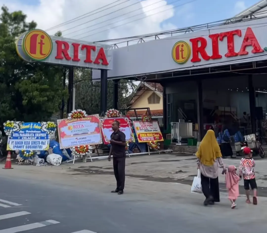 Rita Pasaraya: Kenangan Belanja di Jalan Jenderal A Yani Sebelum Kebakaran